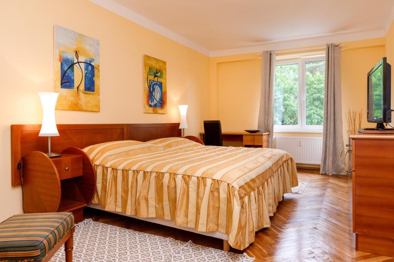 Apartments Tgm 11 Karlovy Vary Extérieur photo