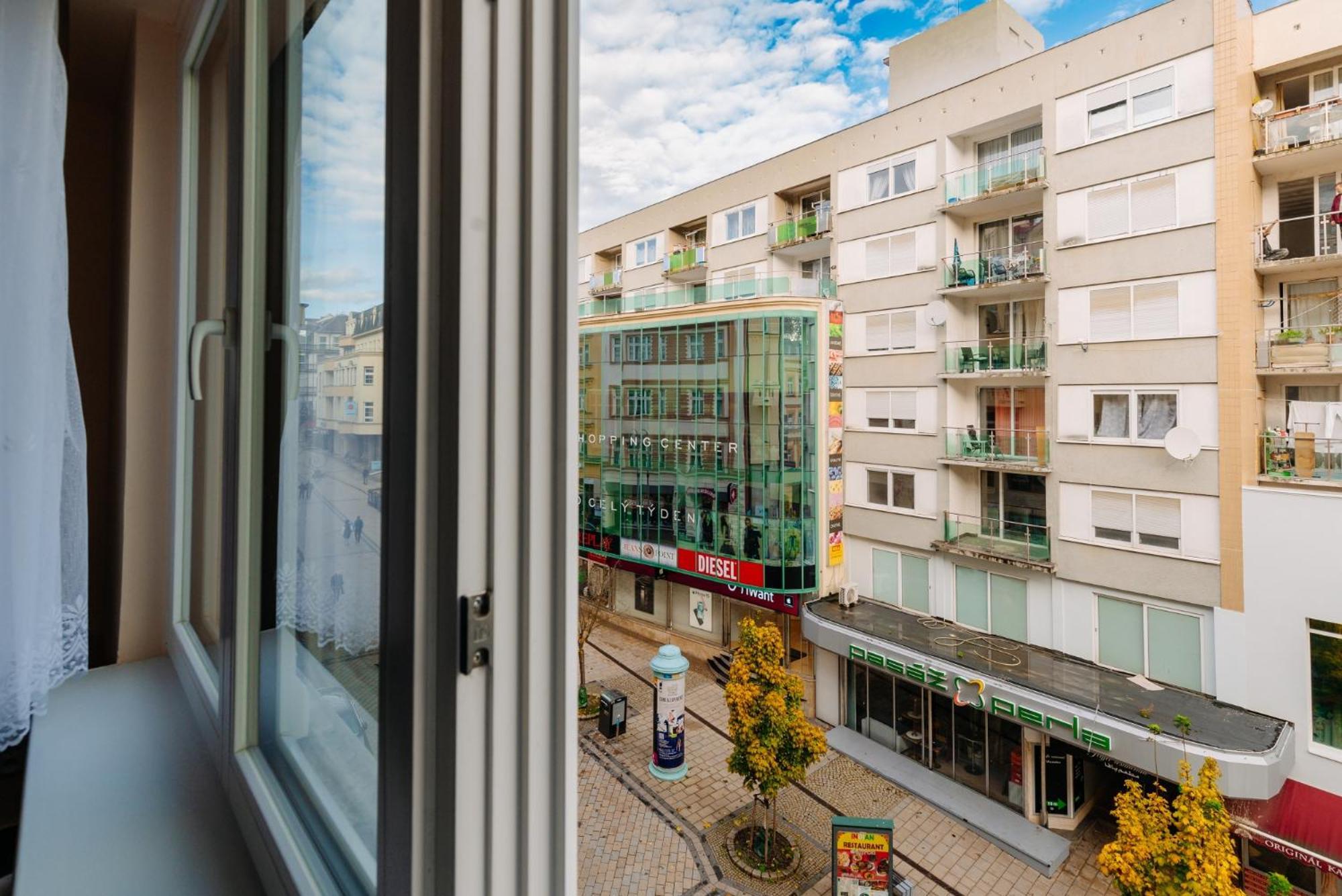 Apartments Tgm 11 Karlovy Vary Extérieur photo